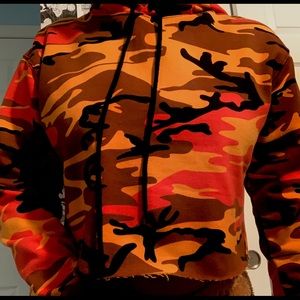 Cropped Camo hoodie